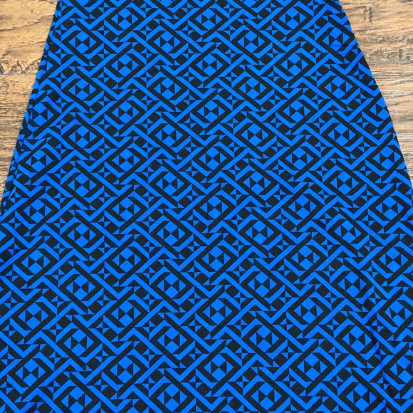 Midi Slim Stretchable Dress - Picture 2 of 4